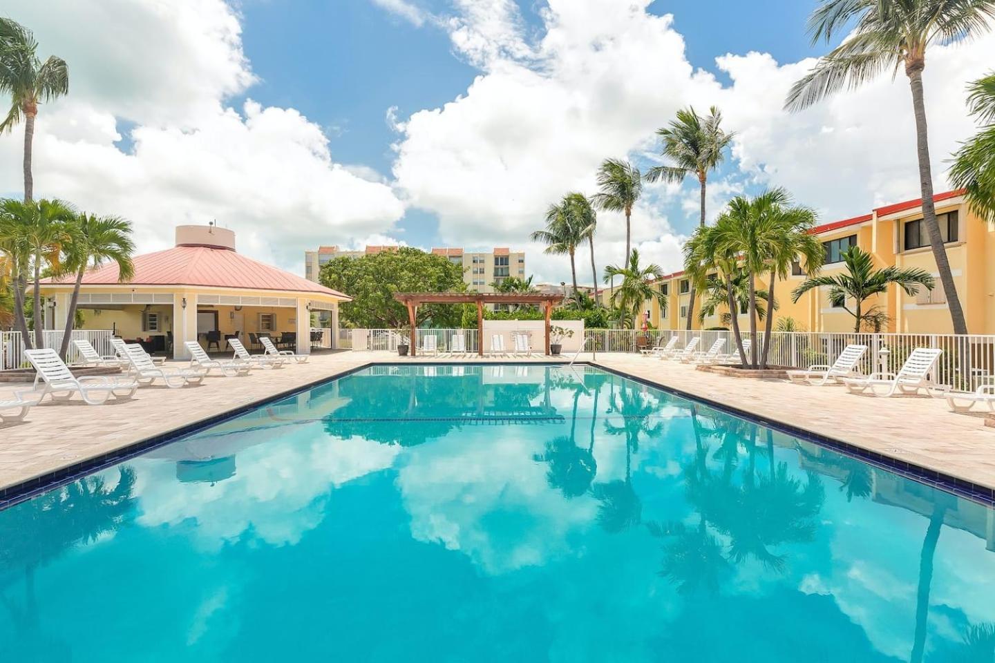 Islamorada Paradise Overlooking The Fabulous Florida Bay.